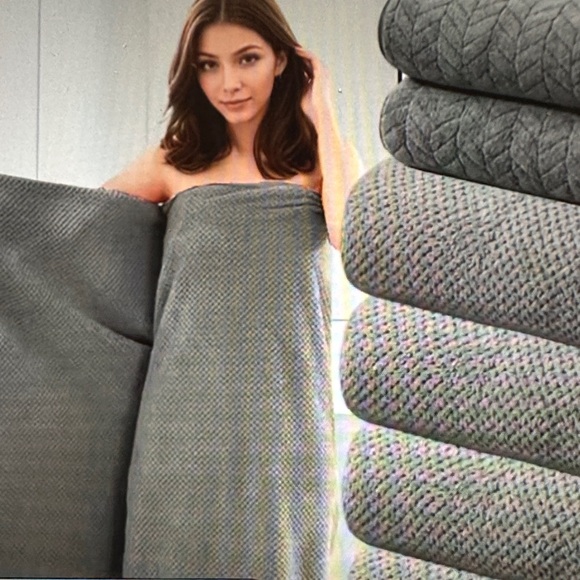 ❣️5|$25❣️Oversized bath towel 🆕 - Picture 2 of 4